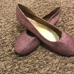Sparkly pink flats. 💕